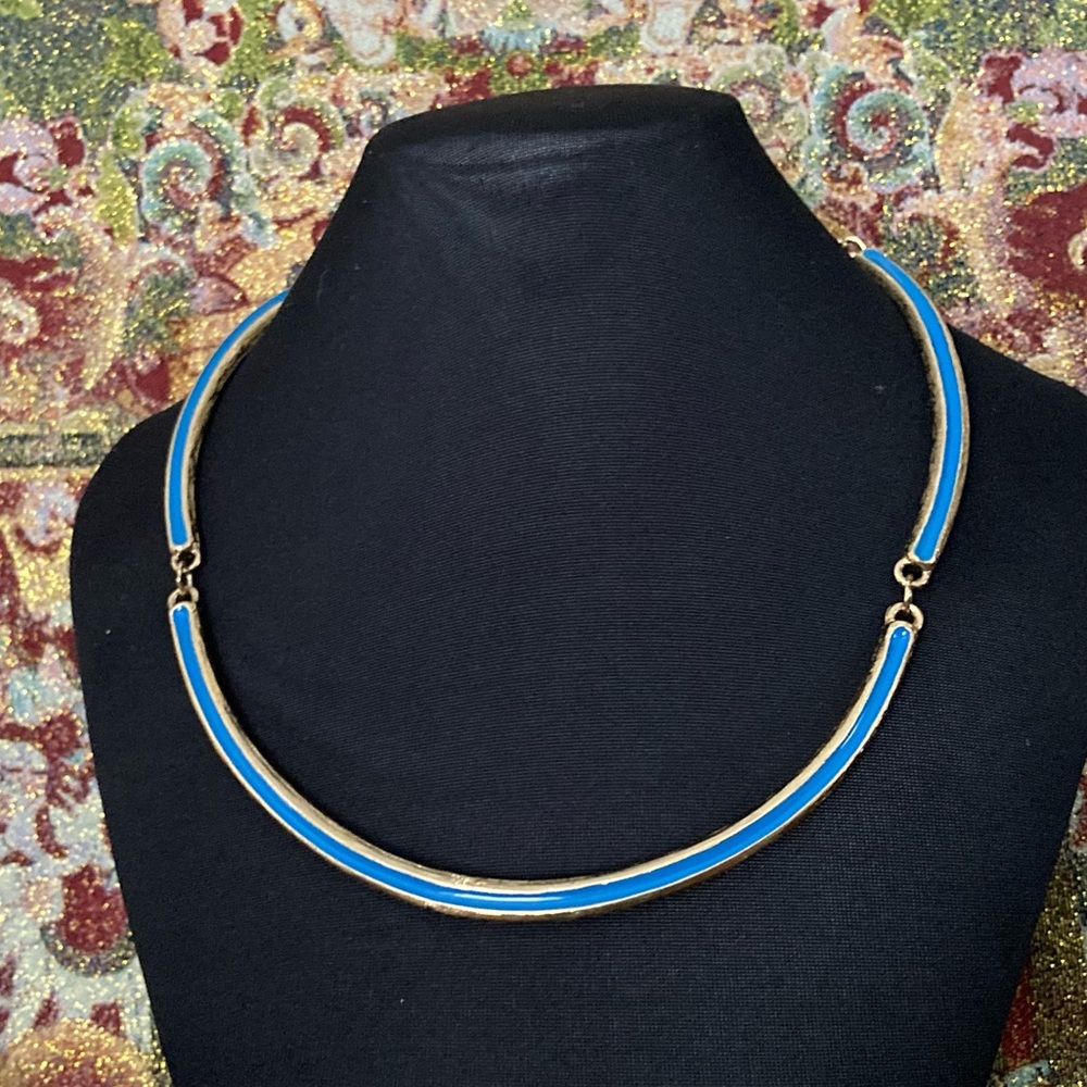 1989 Avon "Touch of Blue" Gold Tone and Blue Reversible Bibb Necklace